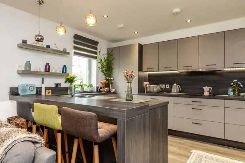Ground Floor 2-Bed Executive Apartment with Allocated Parking Near Aberdeen Royal Infirmary