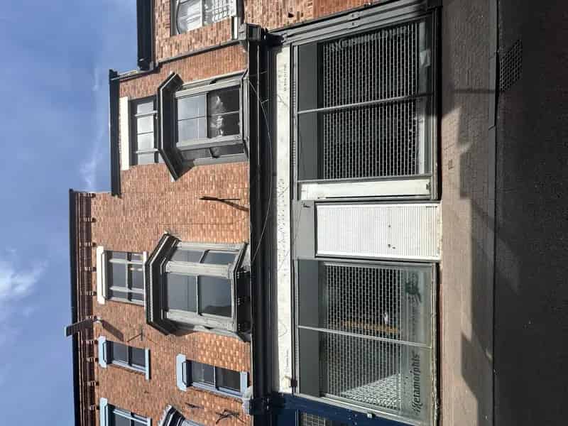 1600 sq ft Retail Premises To Let