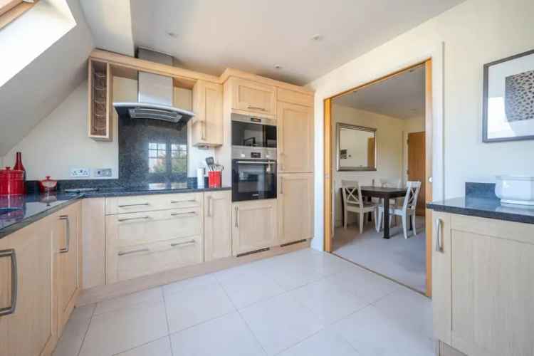 One Bedroom Apartment near Maidenhead Station Elizabeth Line