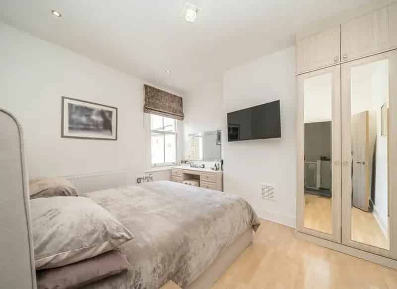 Two Bedroom Flat Sands End London