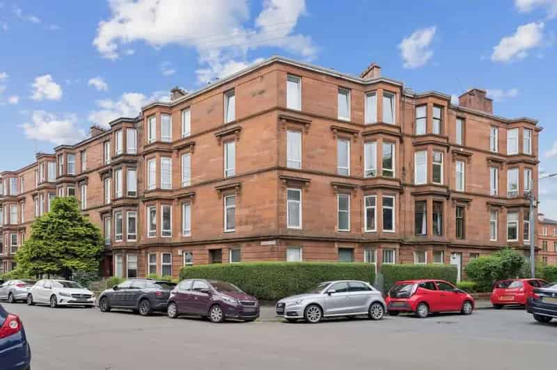 2 Bedroom Flat for Sale in Shawlands