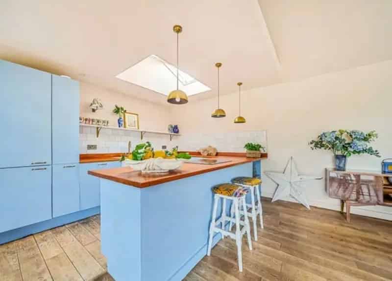 3 Bedroom Apartment near Tredegar Square