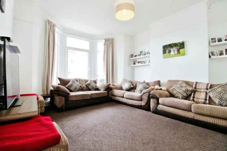 7 Bedroom Family Home Near Transport Links