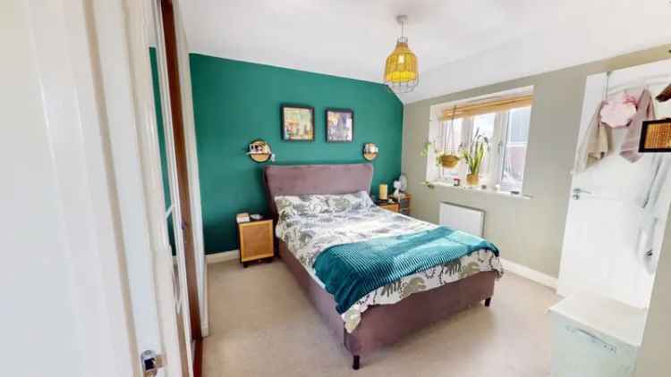 2 Bedroom House For Sale 2 Ensuite Shower Rooms Parking Garden