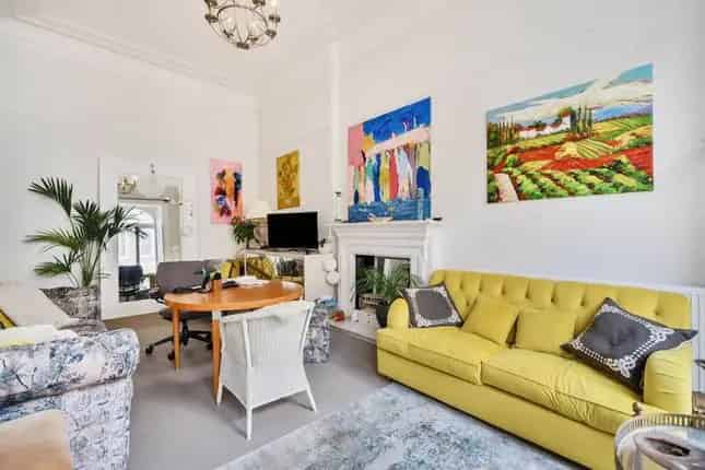 2 Bedroom Flat for Sale Kensington De Vere Gardens