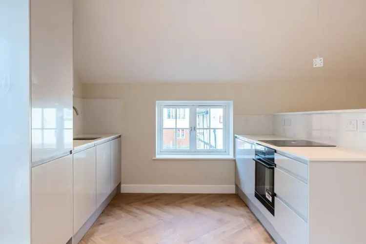 Spacious Maisonette in Ewell Village North Surrey