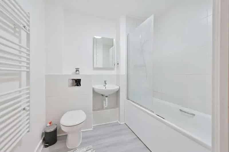 2 bed flat for sale
