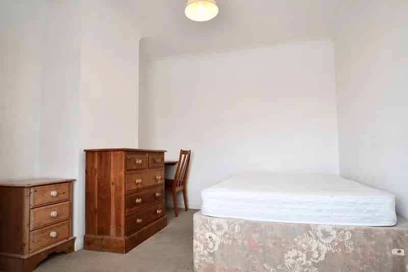5 Bedroom Terraced House for Students - Modern Kitchen & Open Plan Living