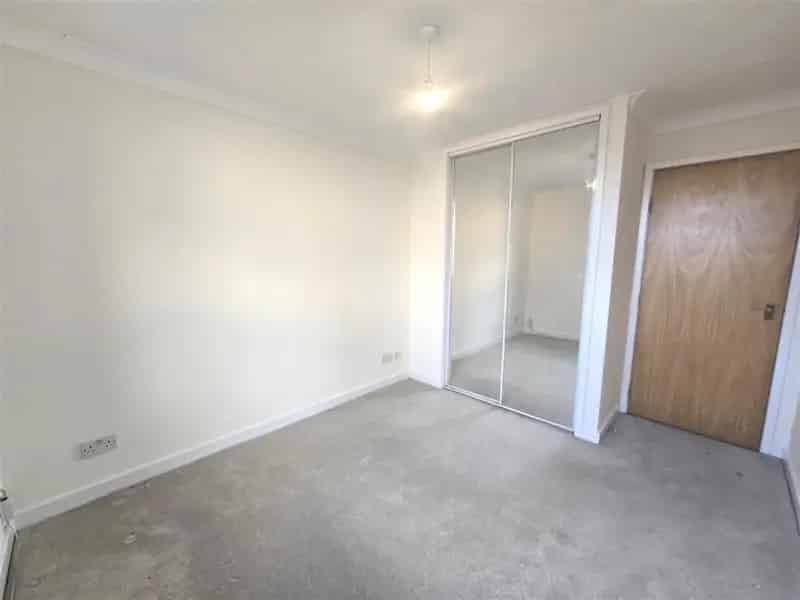 1 Bedroom Flat To Rent Available 14102025