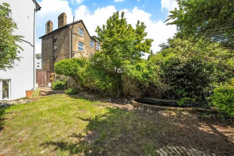 Three Bedroom Victorian Maisonette Conversion Beautiful Garden