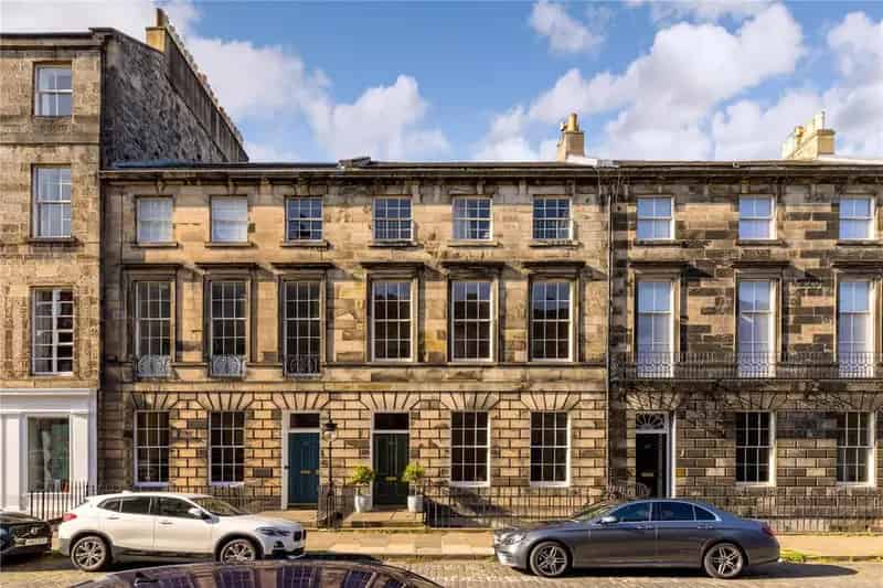 1 Bedroom Apartment for Sale in Edinburgh's New Town
