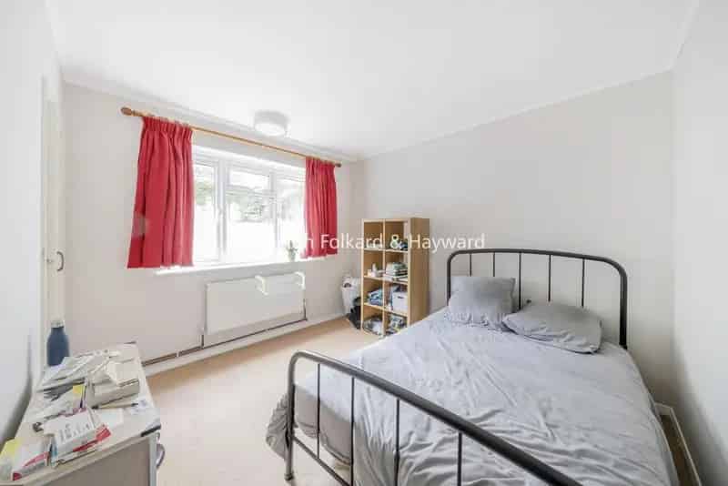 Two Double Bedroom Ground Floor Flat Kennington