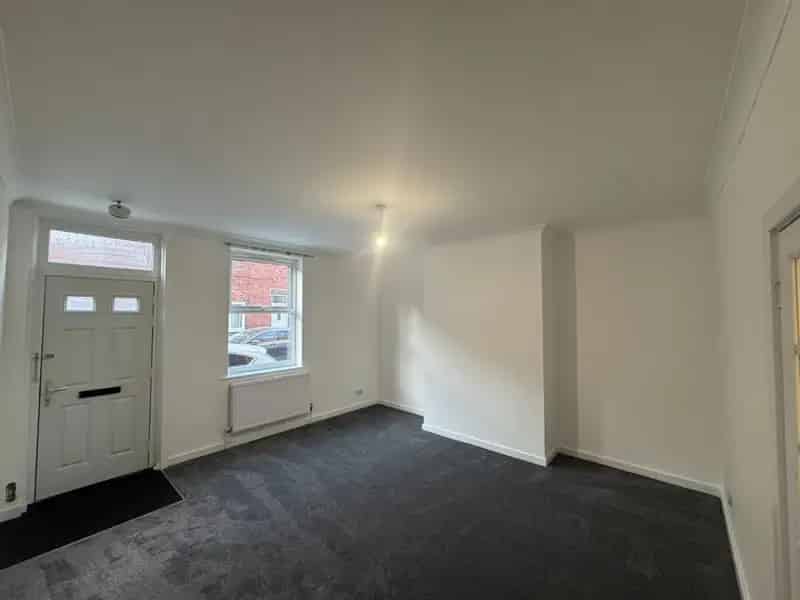 2 bedroom House
 To Let