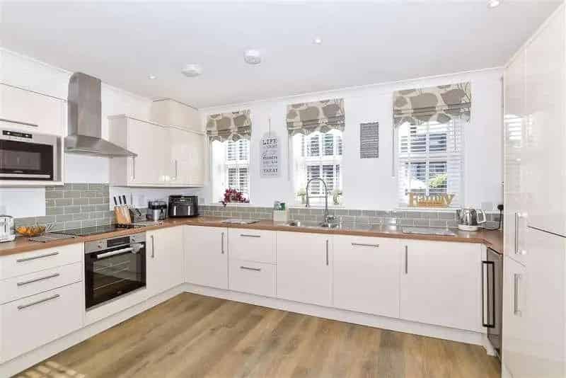 2 Bed House for Sale Chain Free Immaculate Semi Detached Bungalow