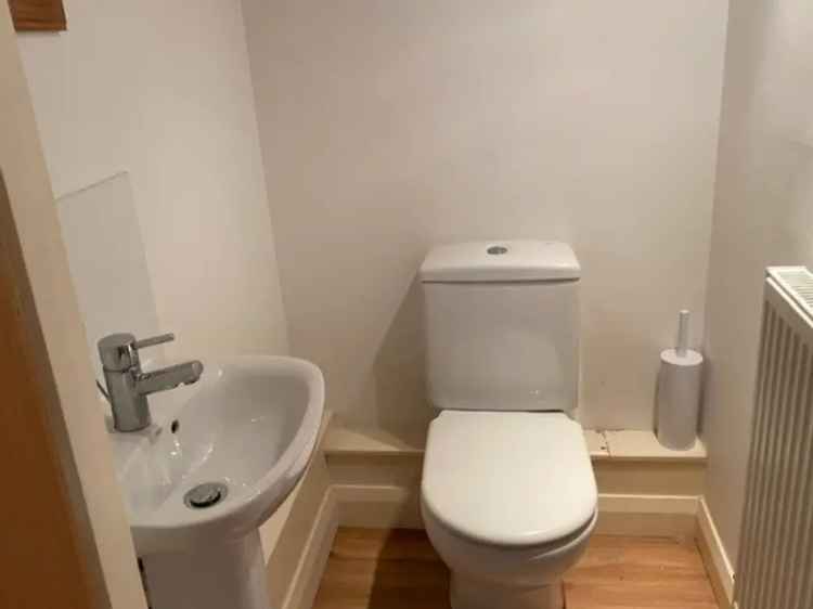 2 Bedroom Flat To Rent Available 13062025
