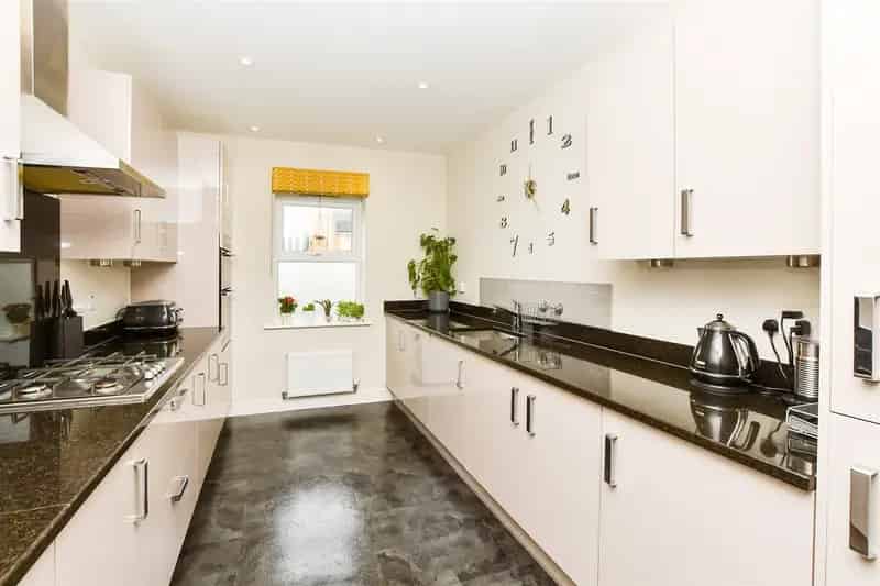 5 Bedroom Semi-Detached House For Sale