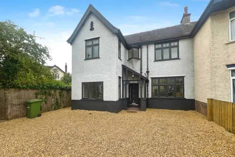 Stunning 3-4 Bedroom House Near City Centre - Zero Deposit Option
