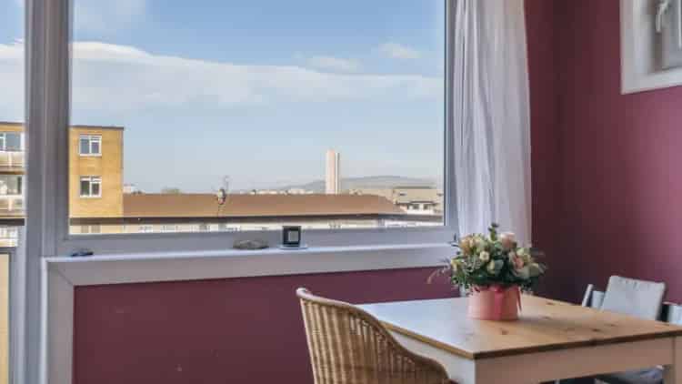 Spacious One Bedroom Apartment in Kelvinside with Balcony and Stunning Sunset Views