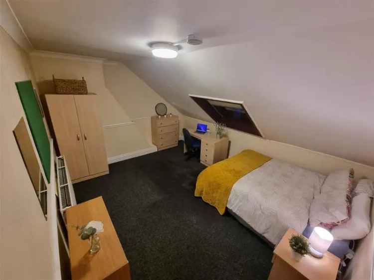 1 bedroom in a house share to rent