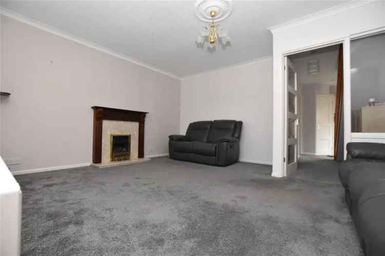 House For Sale in Leeds, England