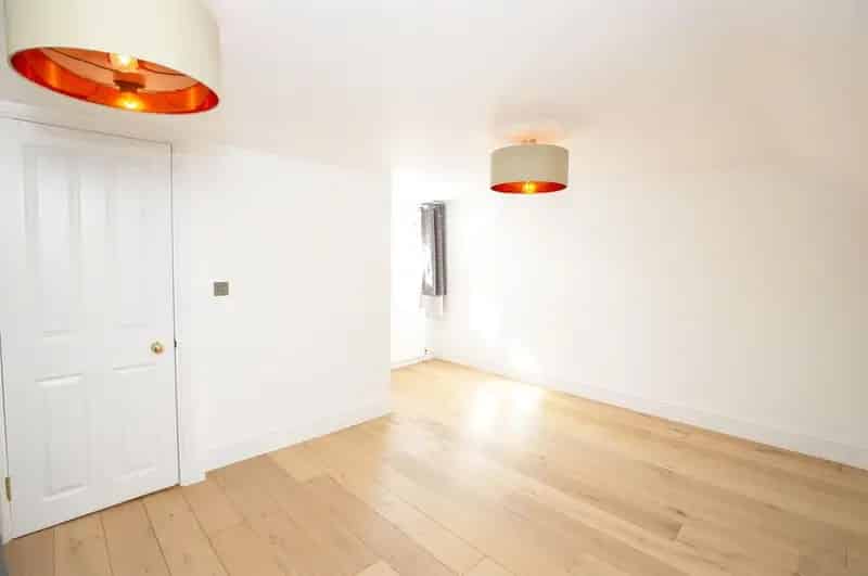 3 Bedroom Flat to Rent London E13 Available July 21st