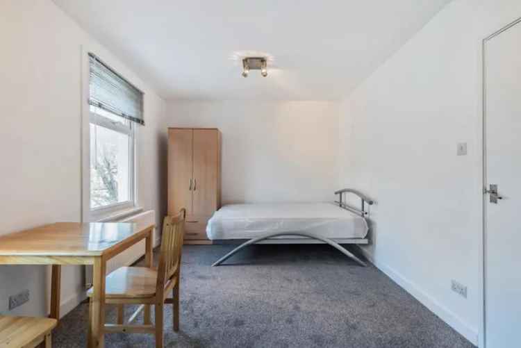 Kilburn Double Studio - Bills Included