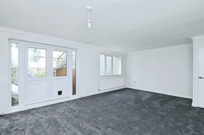 4 Bedroom House in Toftwood Fully Renovated Modern Finish