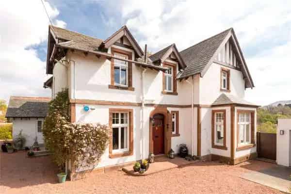 Spacious Detached Family Home with Southerly Views and Mature Garden