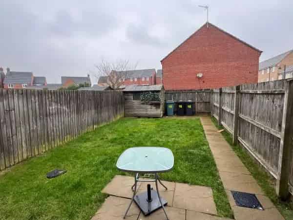 3 Bed Mid Terrace House with 2 Parking Spaces