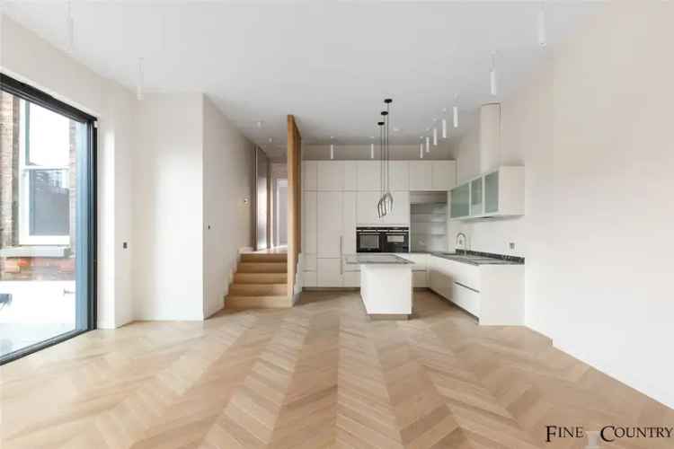 Apartment for sale with 3 bedrooms, Broadhurst Gardens, London