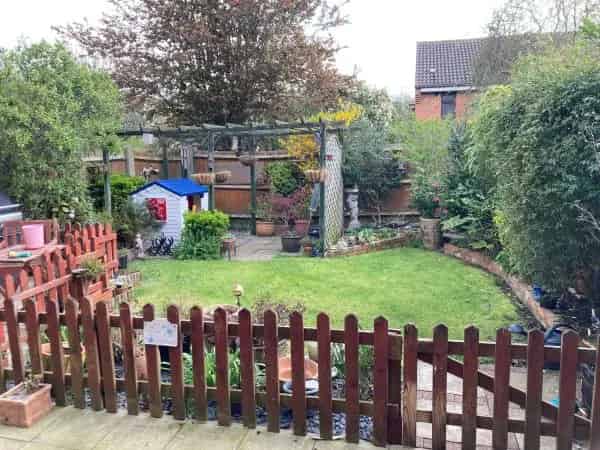 Semi Detached House Near Park Shops and Schools