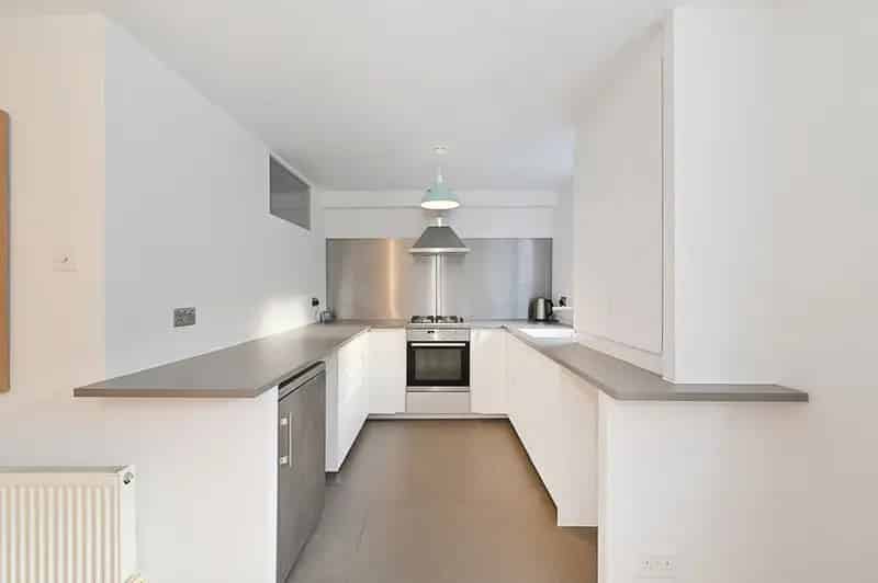 2 Bedroom Apartment House to Rent in Central Location