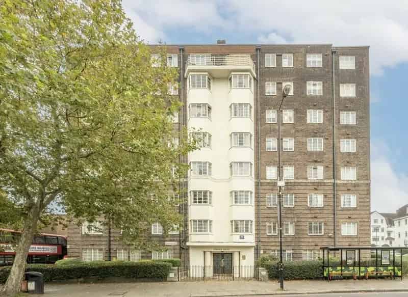 Spacious One Double Bedroom Flat in Streatham Hill