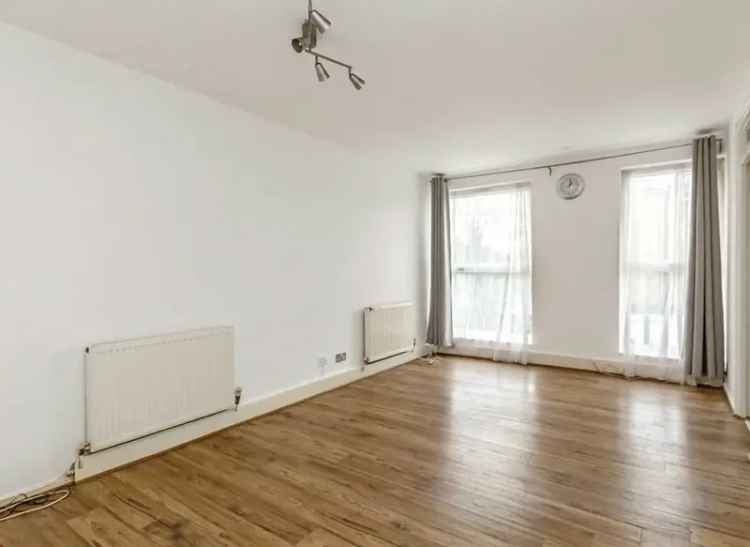 Flat For Sale in London, England