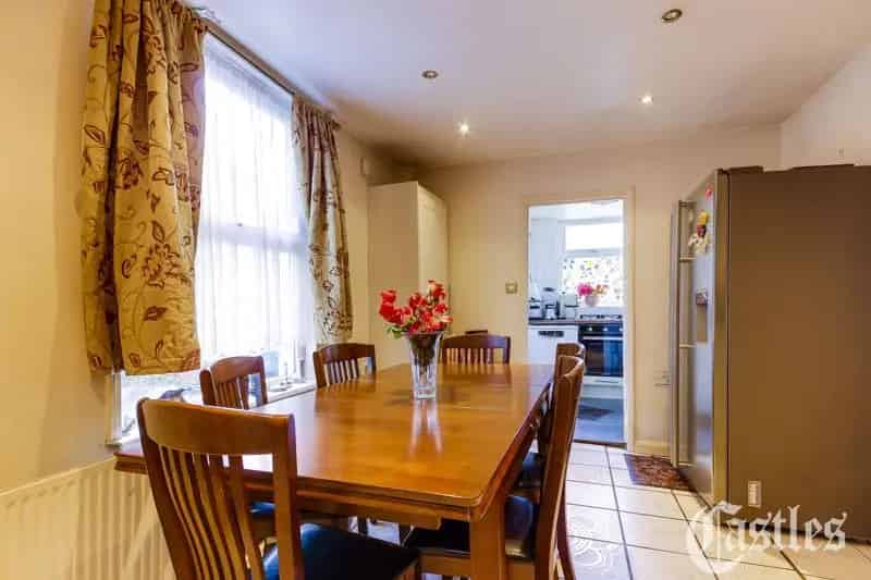 4 Bedroom Family Home Near Walthamstow Marshes