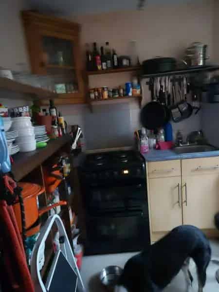 2-Bedroom House Near Woodlands Easy Commute to London