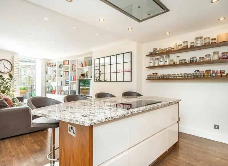 Two-Bedroom Apartment in Angel Islington Chain Free