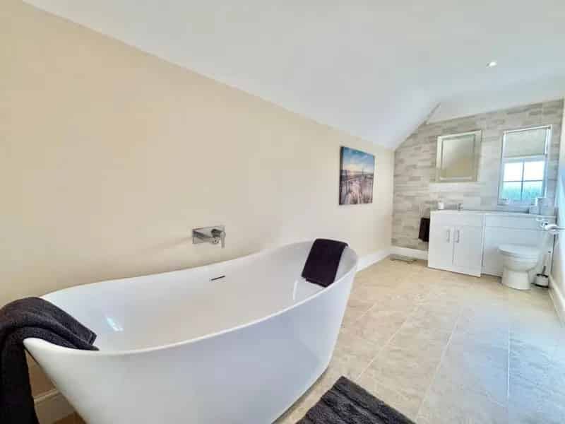 4 Bed House for Sale Bexhill - Family Home
