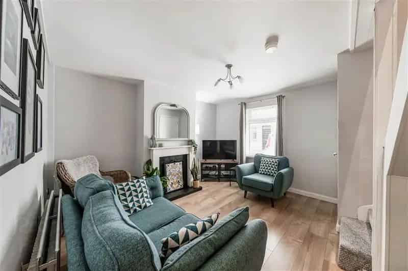 Charming 2 Bed Mid Terrace Dunmurry Village