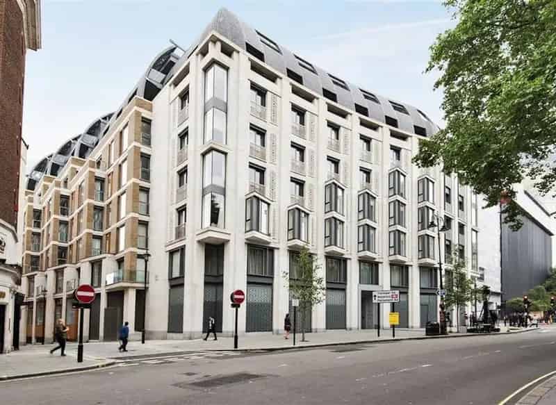 Modern Studio Apartment near River Thames with Gym and Pool