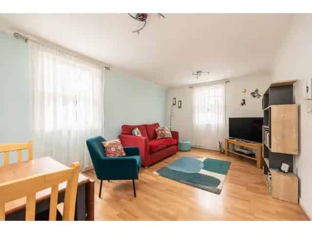 2 Bedroom Flat for Sale in Penicuik