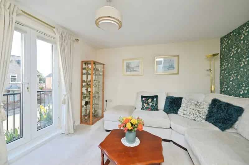 Four Bedroom Semi Detached House in Thorney