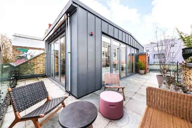 Flat for sale in Upper Street, Islington, London N1