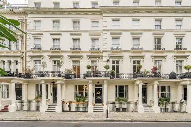 Flat to rent in Leinster Square, London W2