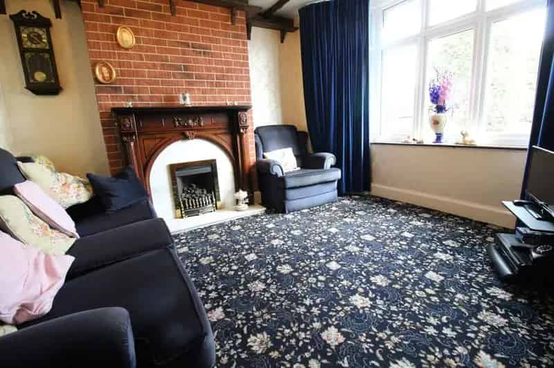 3 Bedroom Semi Detached House for Sale Bulkington Warwickshire
