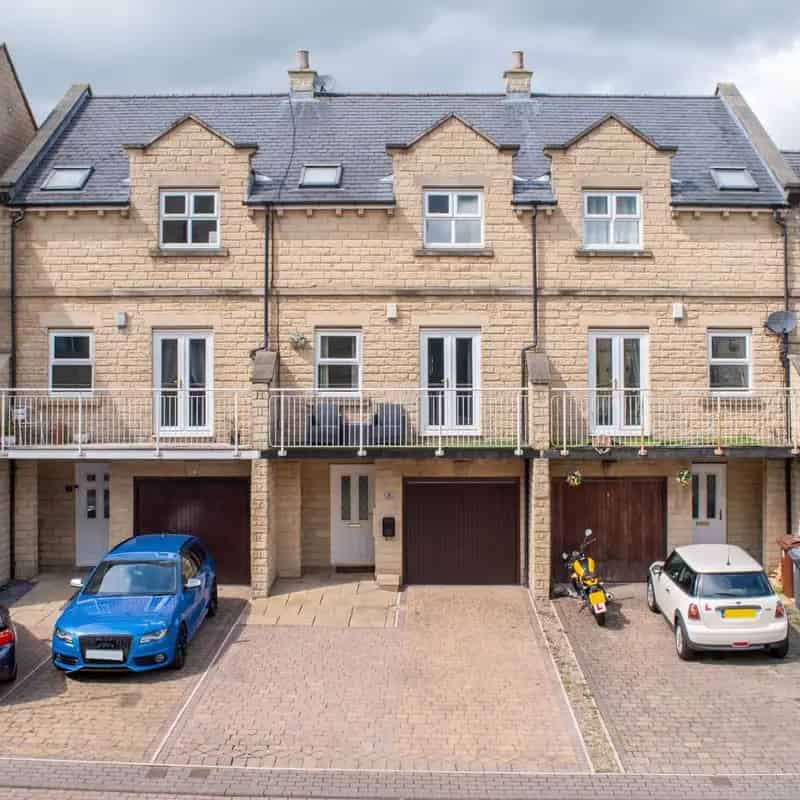3 Bedroom Townhouse for Sale Drighlington Moor