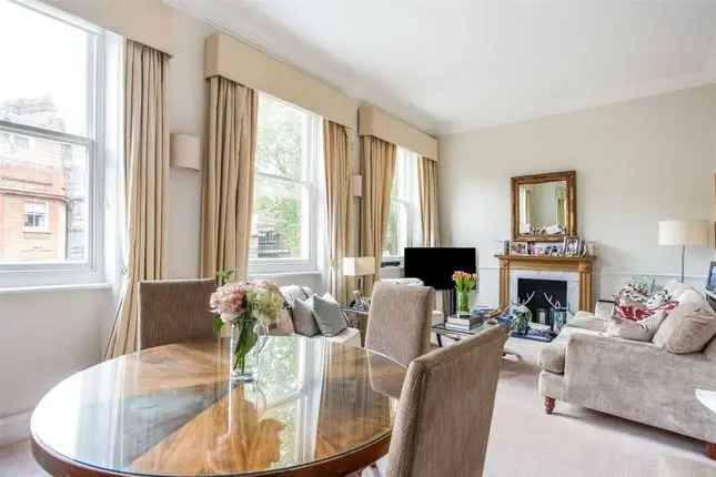 Flat for sale in Egerton Gardens, Knightsbridge, London SW3