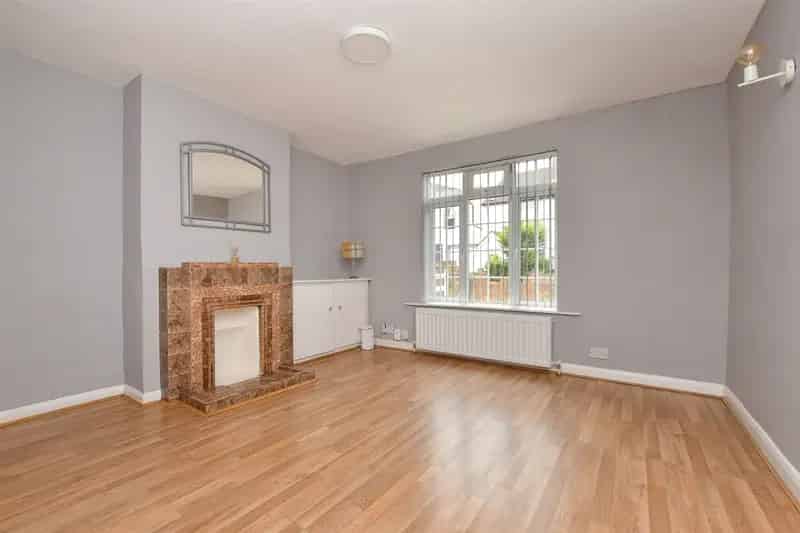 2 Bedroom Semi-Detached House for Sale in Sutton