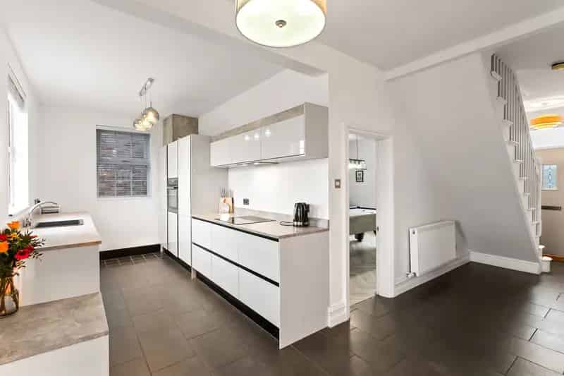 4 Bedroom Detached Farmhouse Stunning Views No Chain