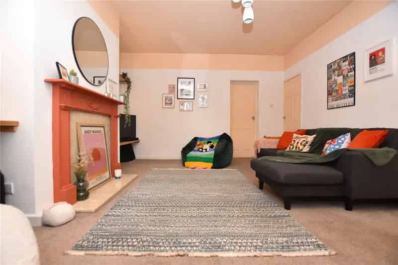 Spacious Family Home Near Blackgates Primary School